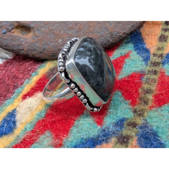 Vintage Black Agate Chunky Ring Size 8 - Picture 7 of 10